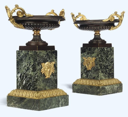 A PAIR OF FRENCH PARCEL GILT, BRONZE AND VERDE ANTICO TAZZA