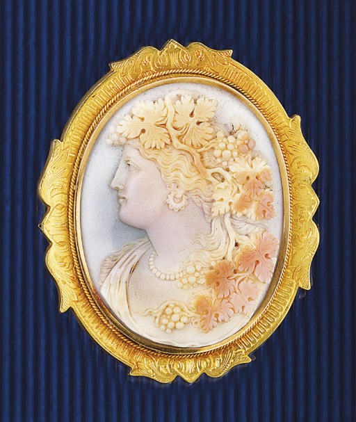 A late 19th century gold, shell cameo brooch