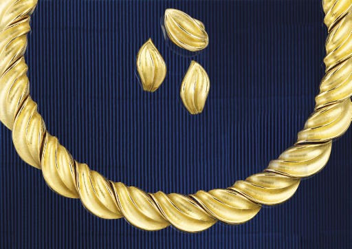 A SUITE OF JEWELLERY