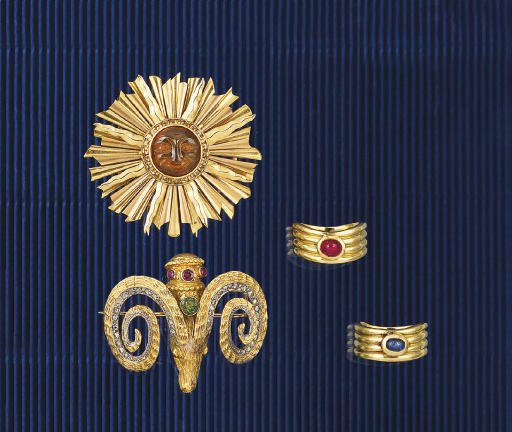 A group of jewellery
