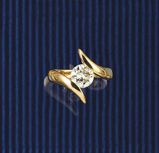 A DIAMOND SINGLE STONE RING, BY GÜBELIN