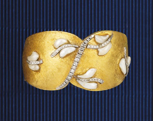 A pearl and diamond cuff bangle, by Antoniazzi Chiappe