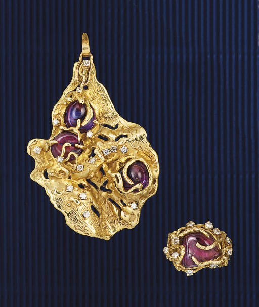 AN AMETHYST AND DIAMOND PENDANT AND RING