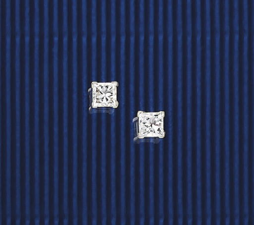 A PAIR OF DIAMOND SINGLE STONE EARSTUDS