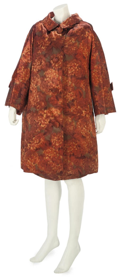 CHRISTIAN DIOR LONDON, AN AUTUMNAL CHINE ENSEMBLE