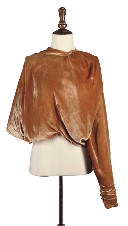 A WIENER WERKSTÄTTE PINK PANNÉ VELVET EVENING JACKET BY EDUARD JOSEF WIMMER WISGRILL