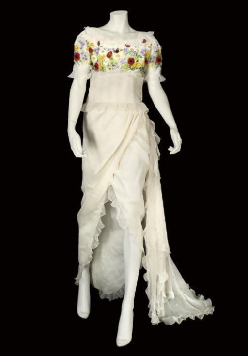 CHRISTIAN DIOR COUTURE, AN EMBROIDERED CHIFFON EVENING GOWN