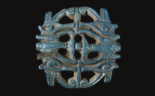 PLAQUE AJOUREE EN FAIENCE SILICEUSE A GLAÇURE GRIS-BLEU