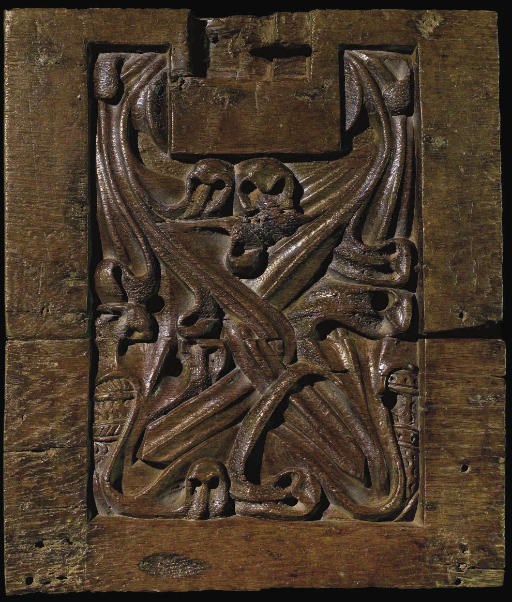 PANNEAU EN CHENE SCULPTE