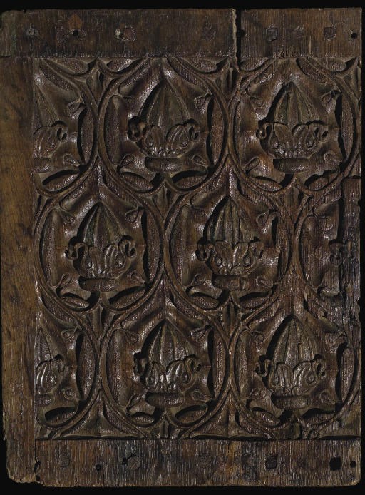 FRAGMENT DE PANNEAU EN CHENE SCULPTE