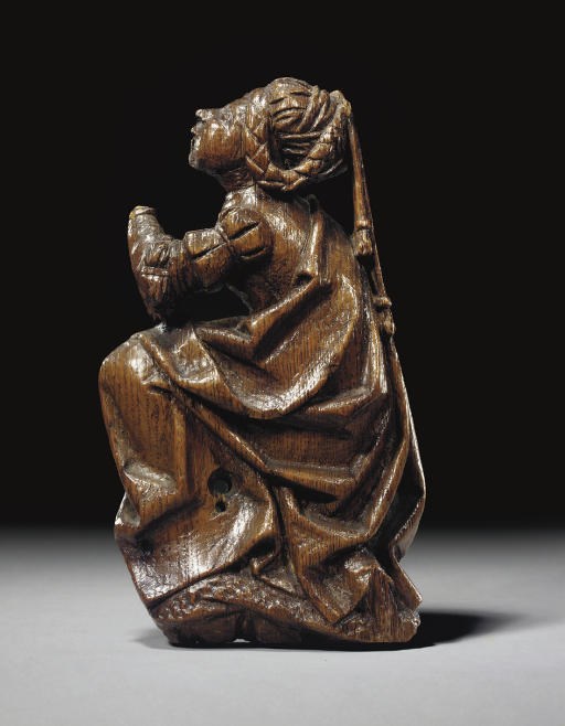 RELIEF DE MARIE MADELEINE EN CHENE SCULPTE