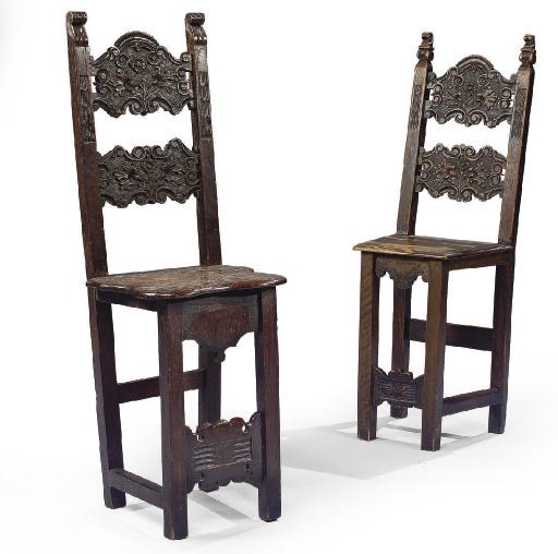 TROIS CHAISES DE STYLE RENAISSANCE
