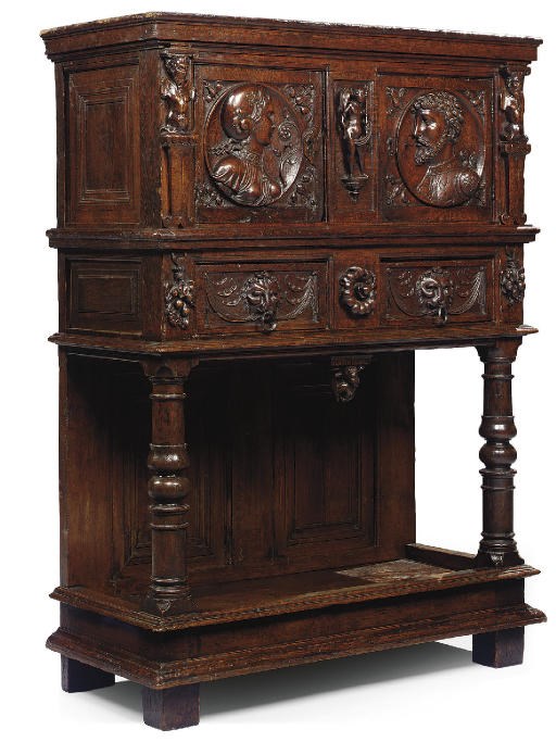 DRESSOIR EN PARTIE D'EPOQUE RENAISSANCE