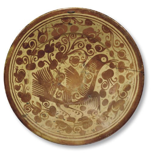 PLAT CREUX EN FAIENCE HISPANO-MAURESQUE DU XVIIEME SIECLE