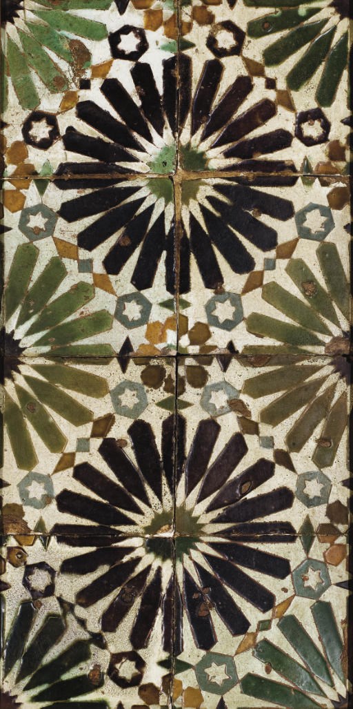 PANNEAU DE HUIT CARREAUX EN FAIENCE HISPANO-MAURESQUE DE LA FIN DU XVEME SIECLE, PROBABLEMENT SEVILLE