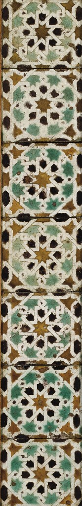PANNEAU DE SEPT CARREAUX EN FAIENCE HISPANO-MAURESQUE DU DEBUT DU XVIEME SIECLE, PROBABLEMENT SEVILLE