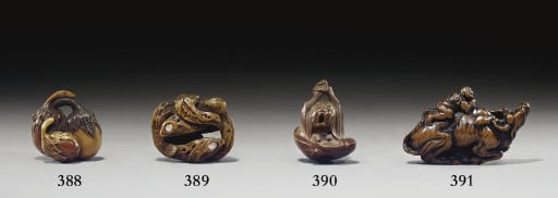 NETSUKE EN BOIS LAQUE