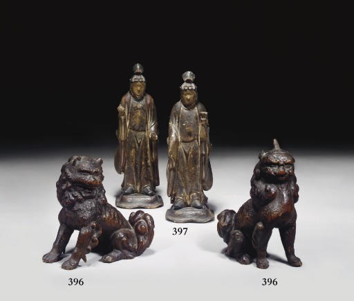 PAIRE DE LIONS EN BOIS