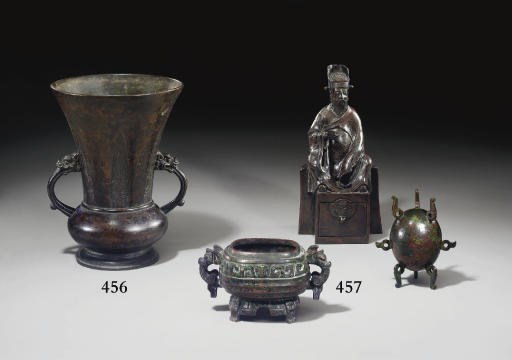 VASE EN BRONZE