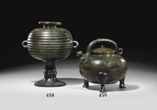 VASE COUVERT EN BRONZE, DOU