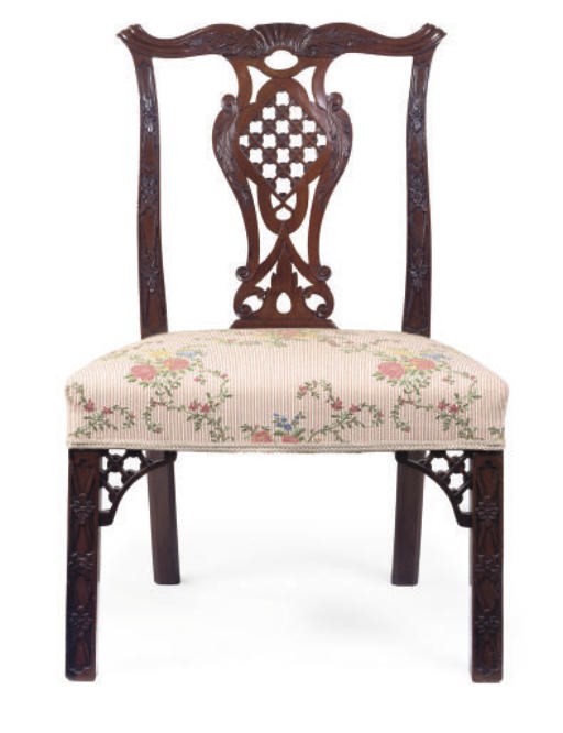 A GEORGE III MAHOGANY DINING CHAIR