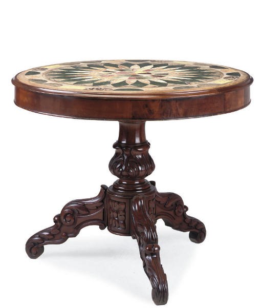 A VICTORIAN MAHOGANY CENTRE TABLE
