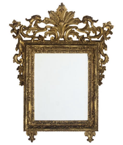 AN ITALIAN GILTWOOD MIRROR