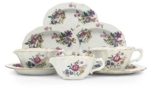 Two Chinese export saucer boats and five similar stands