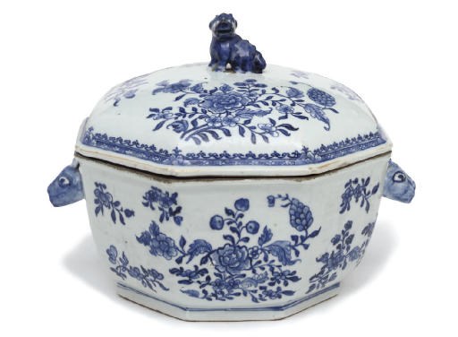 A large Chinese blue and white octagonal tureen and cover