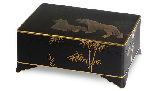 A GROUP OF JAPANESE GILT METAL AND IRON TABLE ARTICLES,