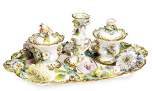 AN ENGLISH FLOWER-ENCRUSTED PORCELAIN DESK SET,