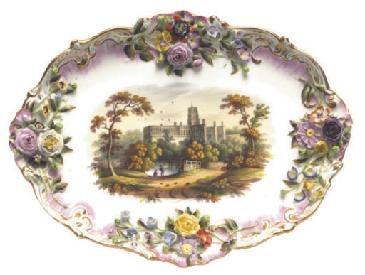 AN ENGLISH PORCELAIN FLOWER-ENCRUSTED OVAL DISH,
