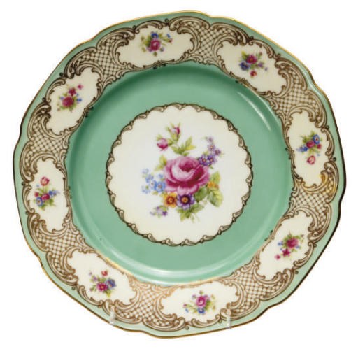 A SET OF TWELVE BAVARIAN PORCELAIN TURQUOISE GROUND DINNER PLATES,