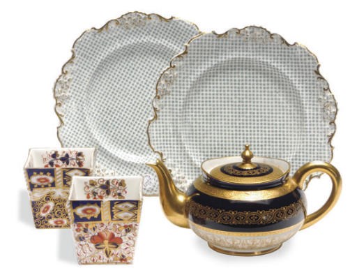 A PAIR OF ENGLISH IMARI CACHE-POTS, A PAIR OF GREEN PRINTED DESSERT PLATES, AND A LIMOGES TEAPOT AND COVER,