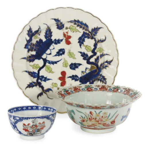 A GROUP OF CHINESE EXPORT PLATES AND BOWLS,