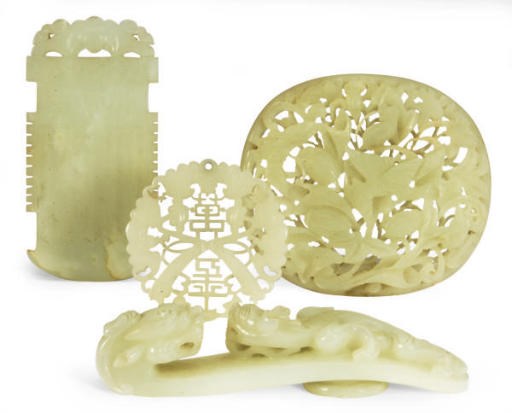 A GROUP OF FOUR CHINESE WHITE JADE TABLE ARTICLES,