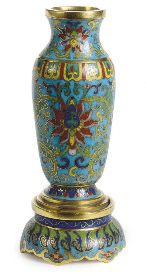 A CHINESE CLOISONNÈ SMALL BALUSTER VASE ON STAND,