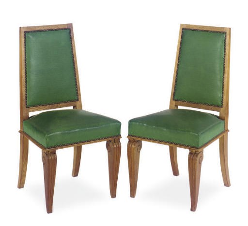 A SET OF SIX FRENCH ART DECO OAK DINING CHAIRS,