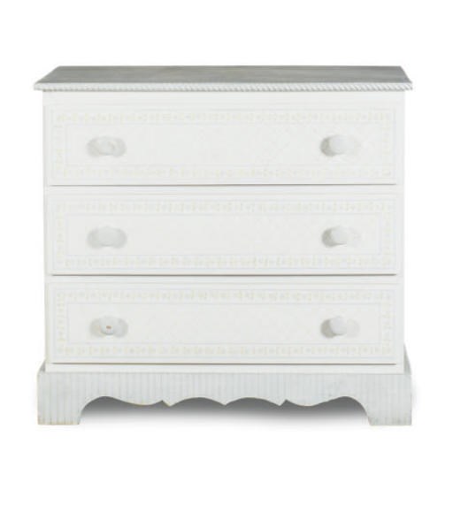 A WHITE AND BLUE PAINTED CHEST OF DRAWERS,