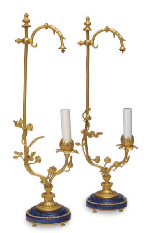 A PAIR OF GILT-BRONZE AND FAUX LAPIS LAZULI CANDLESTICKS,