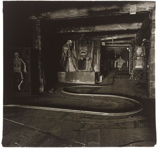 DIANE ARBUS (1923-1971)