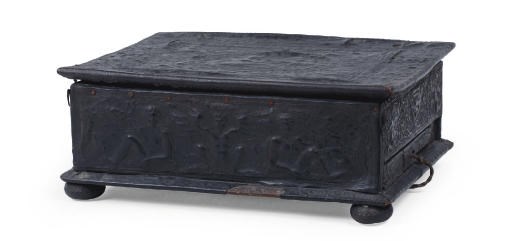 AN ITALIAN PRESSED AND ENGRAVED LEATHER-LINED WRITING CASKET