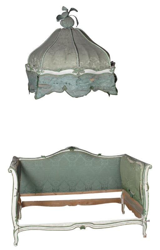 A PAIR OF AUSTRIAN WHITE AND GREEN-PAINTED BEDS