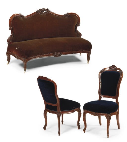 A MATCHED SUITE OF AUSTRIAN MAHOGANY SEAT FURNITURE