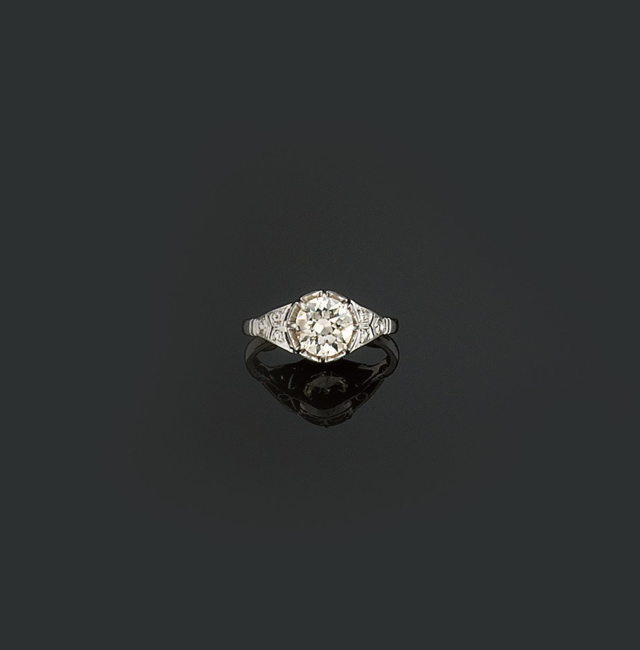 An early 20th century diamond single stone ring