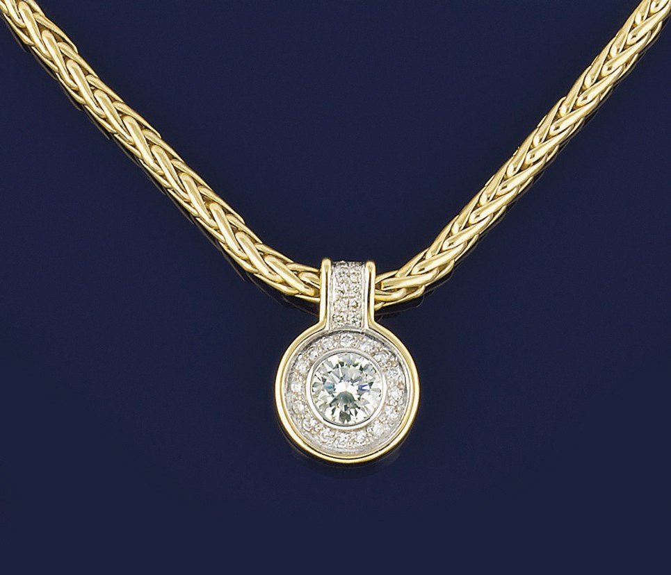 A DIAMOND CLUSTER PENDANT