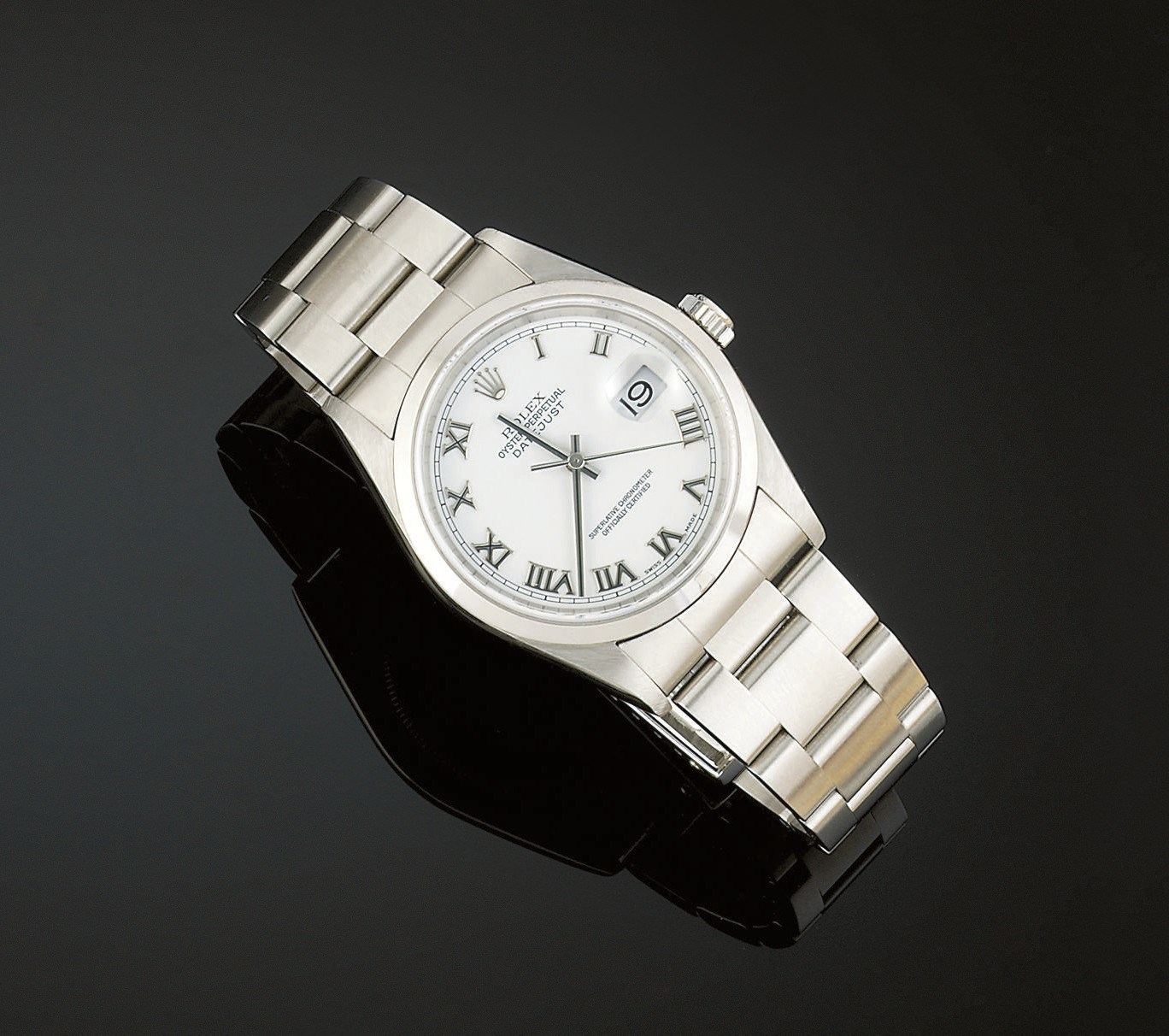 A midsize stainless steel automatic 'Datejust' wristwatch, by Rolex