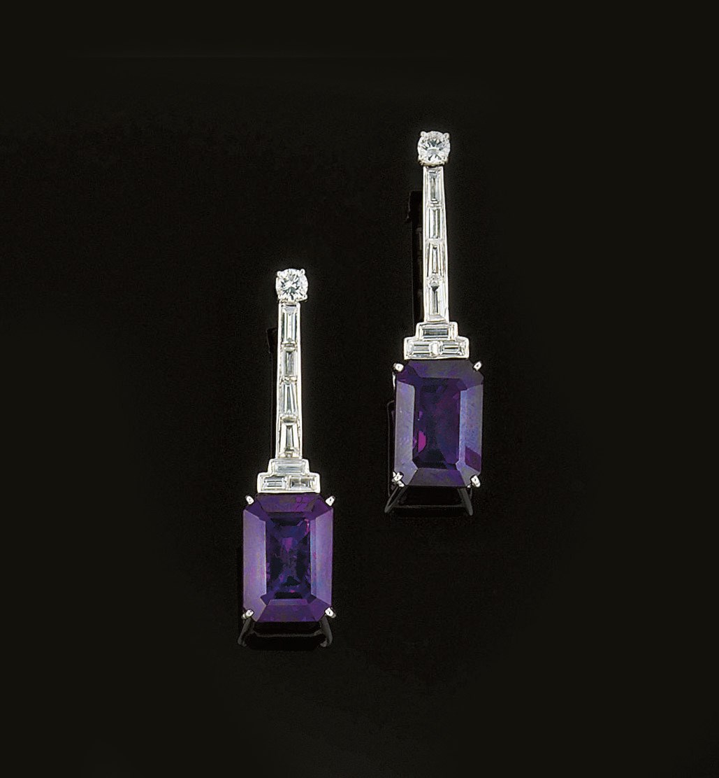 A PAIR OF AMETHYST AND DIAMOND EARPENDANTS