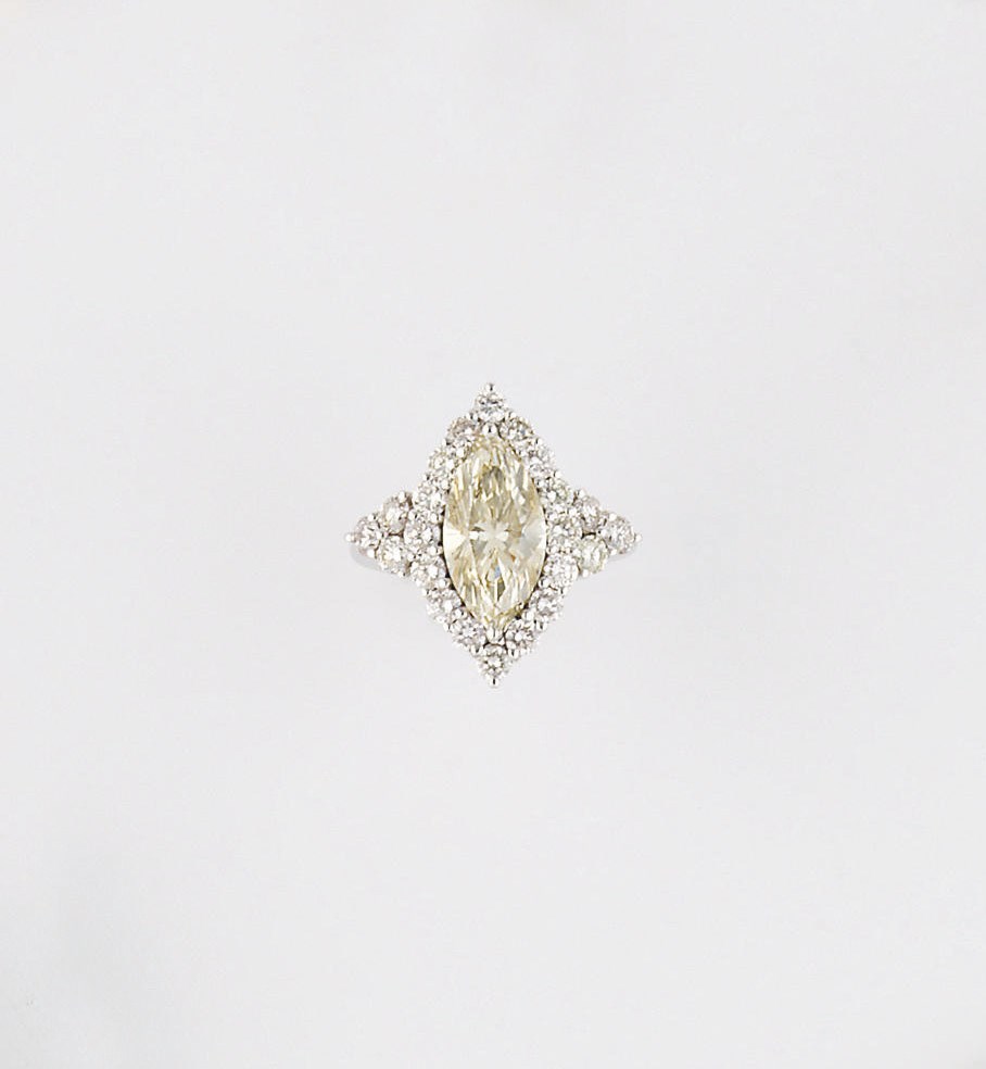 A diamond single stone ring