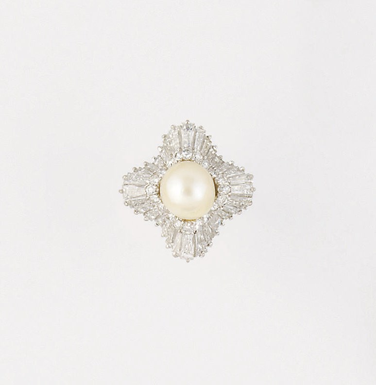 A CULTURED PEARL AND DIAMOND CLUSTER RING